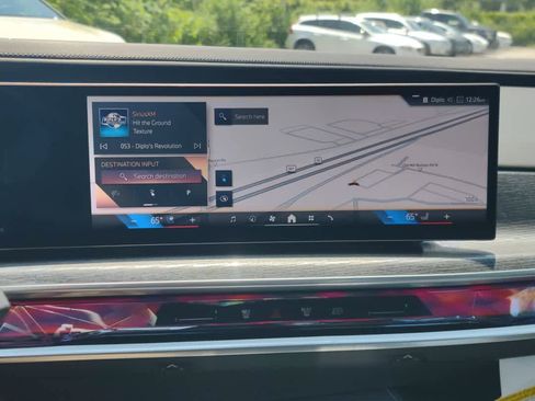 Used 2024 BMW i7 eDrive50 image 17