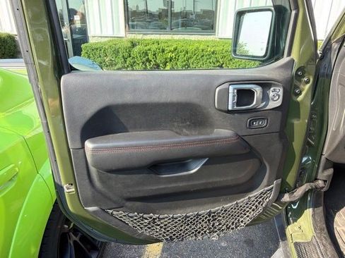 Used 2022 Jeep Wrangler Unlimited Rubicon AWD/4WD image 10