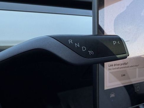 Used 2021 Tesla Model Y Long Range image 17