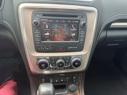 Used 2013 GMC Acadia Denali image 18
