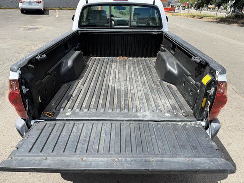 Used 2012 Toyota Tacoma 2WD Regular Cab image 17