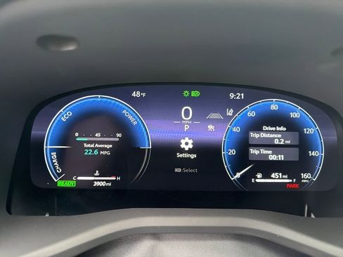 Used 2025 Toyota Camry XLE image 12