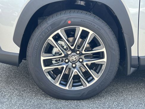 New 2026 Toyota Corolla Cross XLE image 5