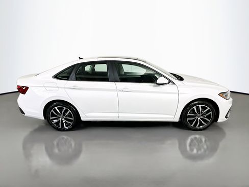 New 2026 Volkswagen Jetta SE FWD image 8