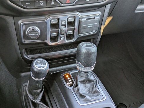 Used 2022 Jeep Wrangler Unlimited Sport image 9