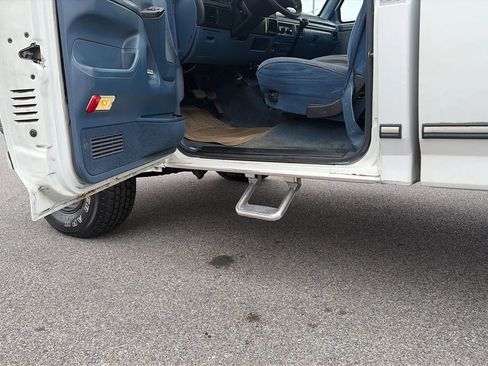 Used 1997 Ford F250 2WD Regular Cab Heavy Duty image 26