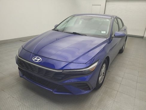 Used 2024 Hyundai Elantra SE FWD image 15