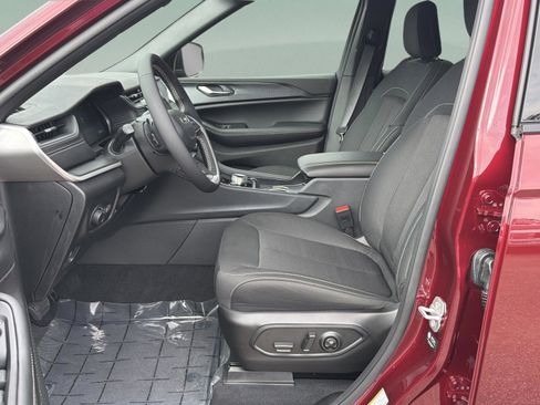 New 2026 Jeep Grand Cherokee L Laredo RWD image 9