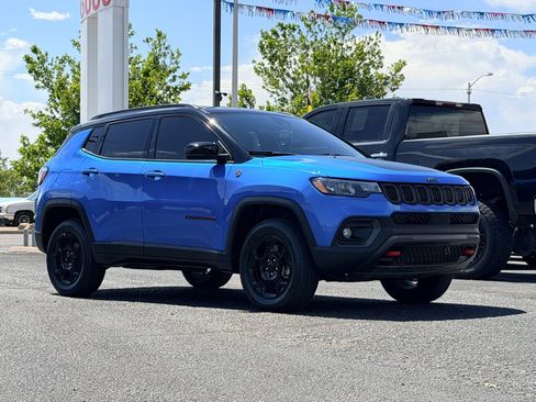 Used 2023 Jeep Compass Trailhawk AWD/4WD image 46