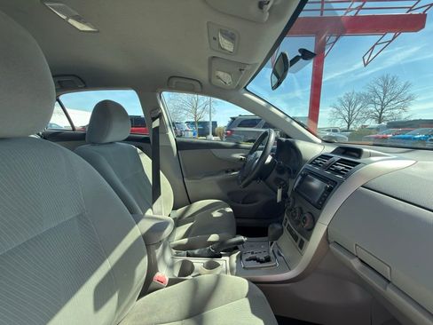 Used 2013 Toyota Corolla LE FWD image 25