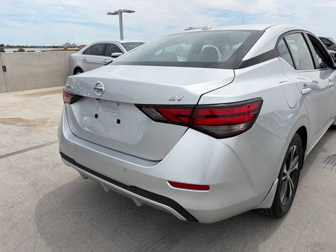 Used 2023 Nissan Sentra SV FWD image 4