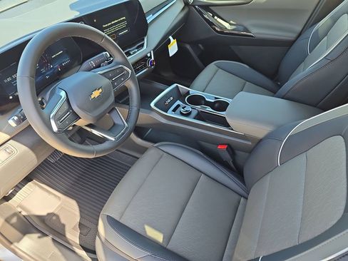 New 2026 Chevrolet Equinox LT w/ Convenience Package II FWD image 16