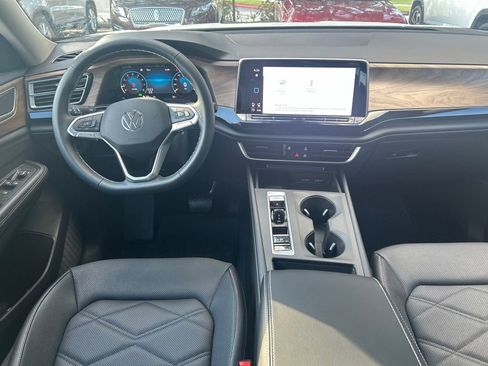 New 2026 Volkswagen Atlas SE image 9