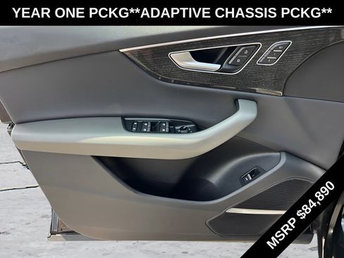 Used 2019 Audi Q8 Prestige w/ Adaptive Chassis Package AWD/4WD image 44