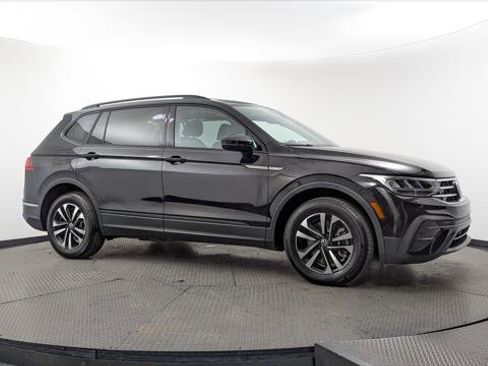 Used 2024 Volkswagen Tiguan S image 9