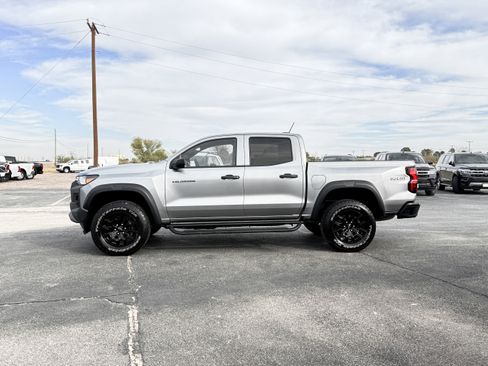 Used 2023 Chevrolet Colorado Trail Boss image 9