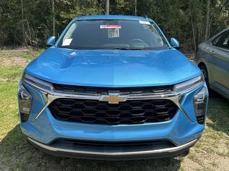 Used 2025 Chevrolet Trax LT w/ LT Convenience Package FWD video 2