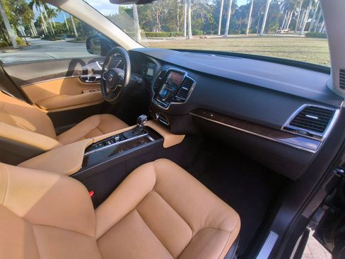 Used 2016 Volvo XC90 T6 Momentum image 37