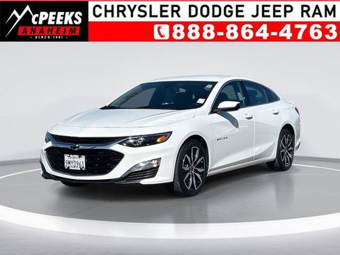 Used 2025 Chevrolet Malibu RS FWD image 1