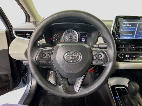 Used 2021 Toyota Corolla LE FWD image 13