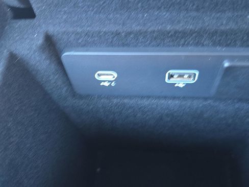 Used 2022 Jaguar F-PACE S image 20