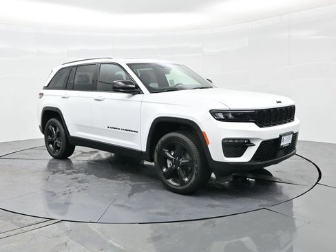 New 2025 Jeep Grand Cherokee Limited w/ Black Appearance Package image 9
