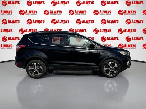 Used 2018 Ford Escape SEL image 4