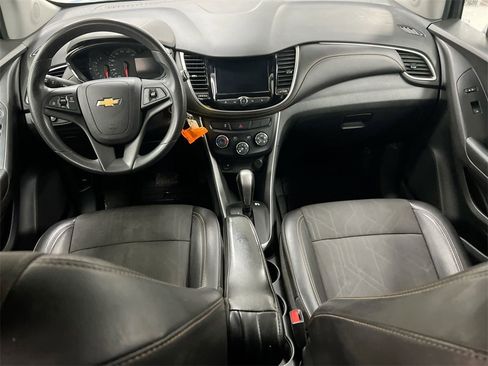 Used 2021 Chevrolet Trax LT image 10