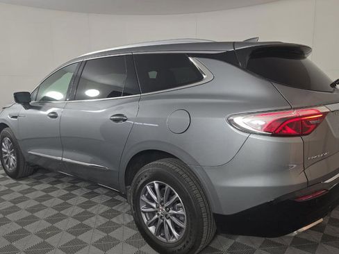 Used 2024 Buick Enclave Premium image 5