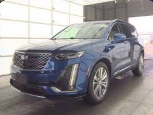 Used 2021 Cadillac XT6 Premium Luxury AWD/4WD image 1
