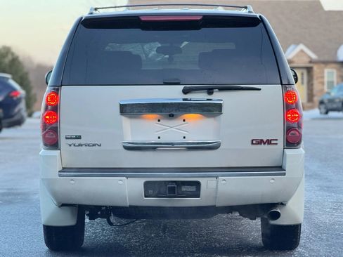 Used 2010 GMC Yukon Denali image 6