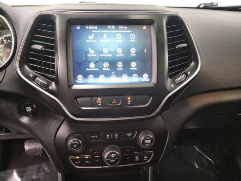 Used 2022 Jeep Cherokee Latitude Lux w/ Mopar Interior Package AWD/4WD image 18