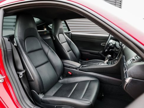 Certified 2022 Porsche 718 Cayman image 27