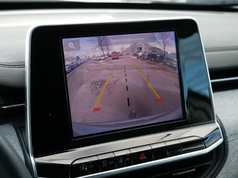 Used 2022 Jeep Compass Latitude image 27