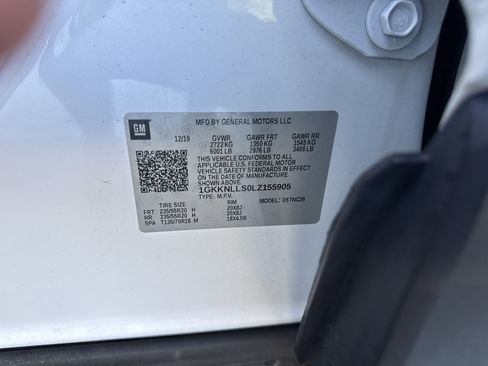 Used 2020 GMC Acadia AT4 w/ LPO, 'HIT The Road' Package AWD/4WD image 34