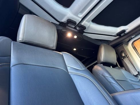 Used 2024 Jeep Wrangler Sahara image 19