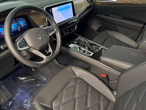 New 2026 Volkswagen Atlas SE image 9