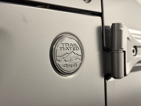 Used 2021 Jeep Gladiator Mojave image 14