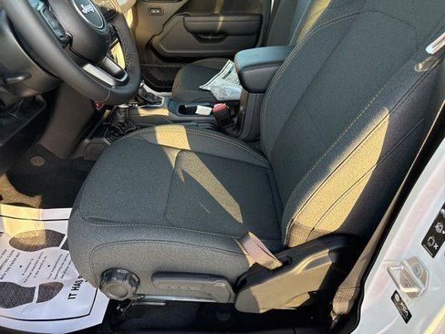 New 2026 Jeep Gladiator Willys AWD/4WD image 16