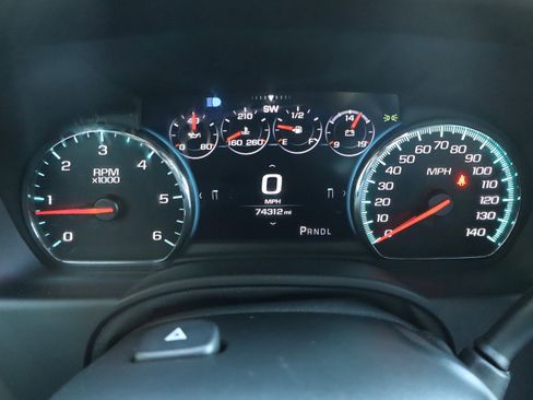 Used 2020 Chevrolet Suburban Premier w/ Premier Plus Edition image 26