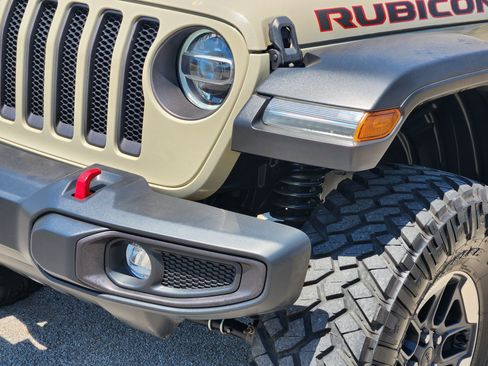 Used 2022 Jeep Wrangler Unlimited Rubicon w/ LED Lighting Group AWD/4WD image 26