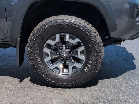 Used 2023 Toyota Tacoma TRD Off-Road w/ TRD Premium Off Road Package image 11