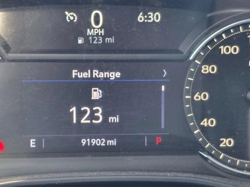 Used 2021 Cadillac XT5 Premium Luxury w/ LPO, Floor Liner Package FWD image 18