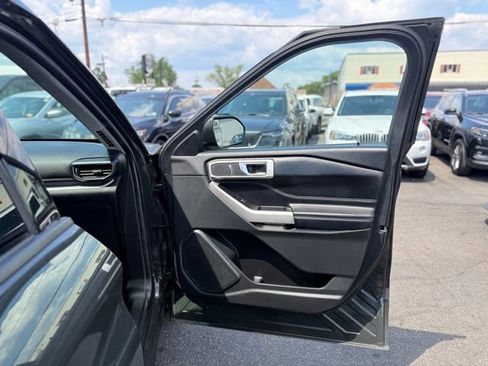 Used 2022 Ford Explorer XLT w/ Equipment Group 202A image 32