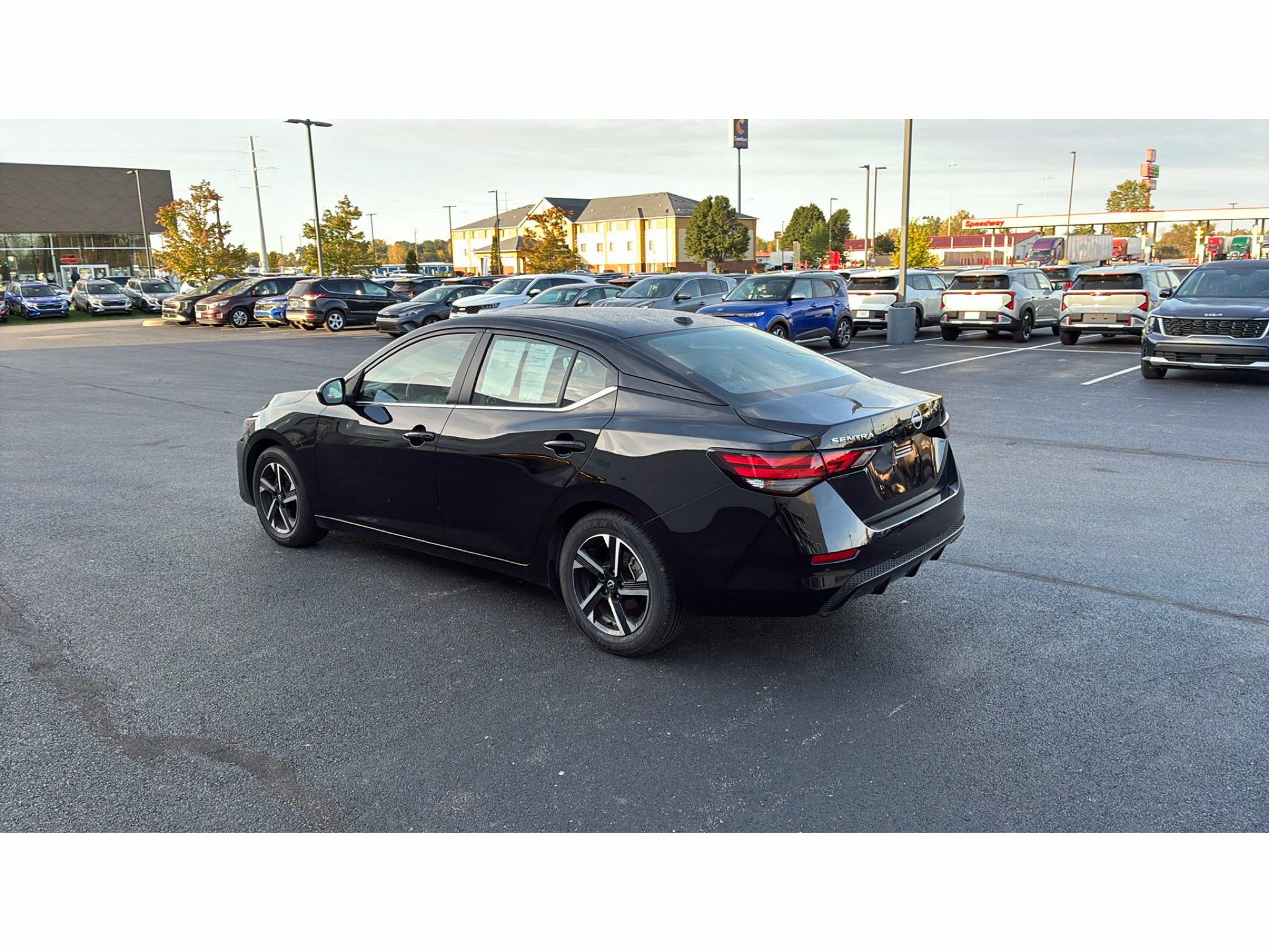 Used 2025 Nissan Sentra SV FWD image 5