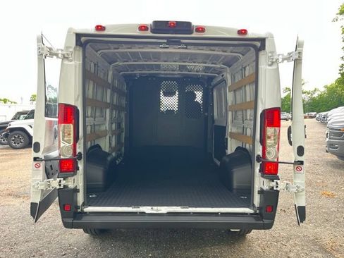 Used 2025 RAM ProMaster 2500 w/ U-Haul Equipment Group FWD image 8
