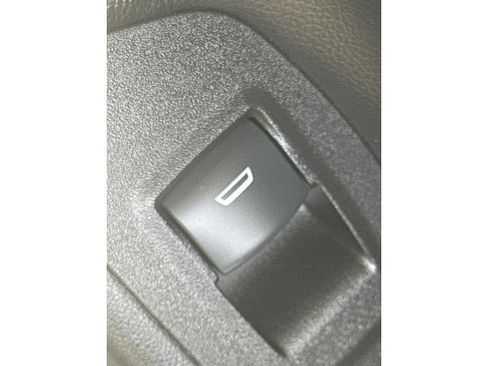 Used 2023 Chevrolet Equinox LT AWD/4WD image 30