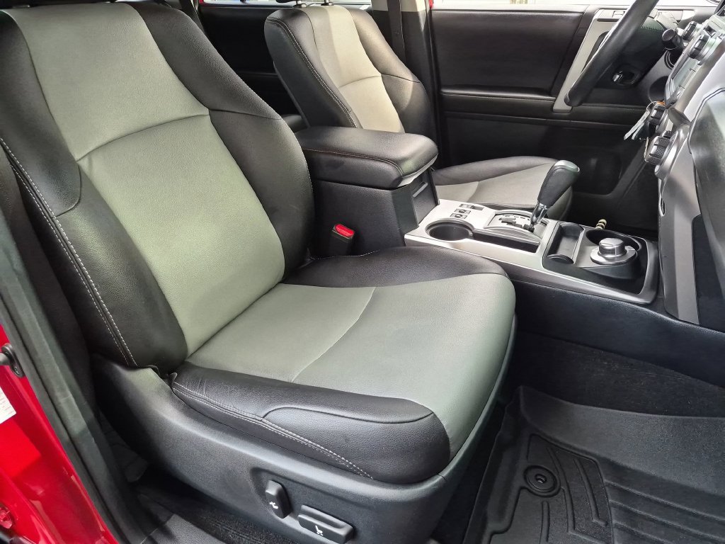 Used 2018 Toyota 4Runner SR5 Premium AWD/4WD image 31