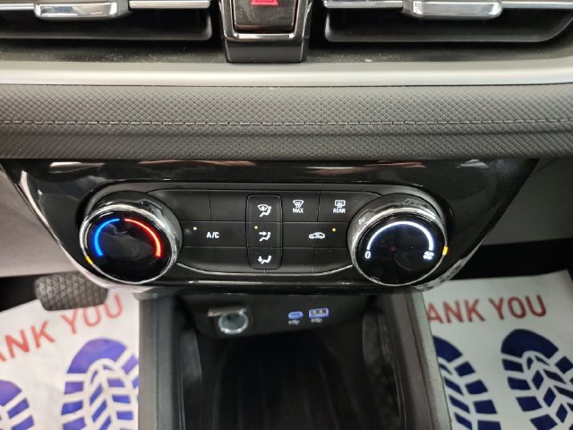 Used 2025 Chevrolet TrailBlazer LT AWD/4WD image 18