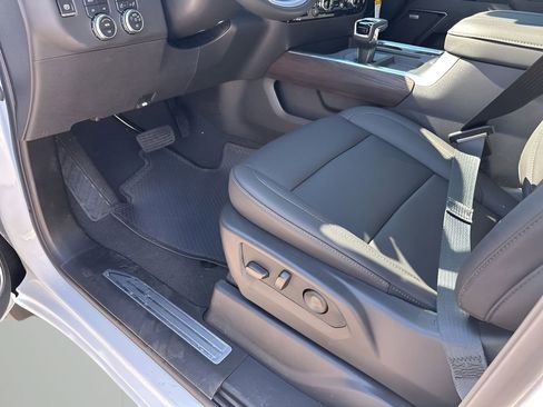 New 2026 GMC Sierra 1500 SLT w/ SLT Convenience Package image 28